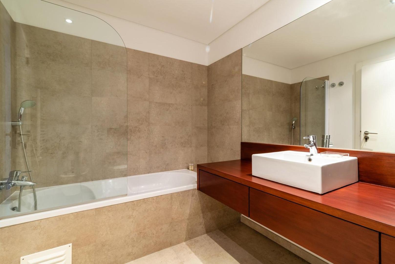 Appartamento Guestready - Alges Apt With Stunning Rooftop Pool Esterno foto