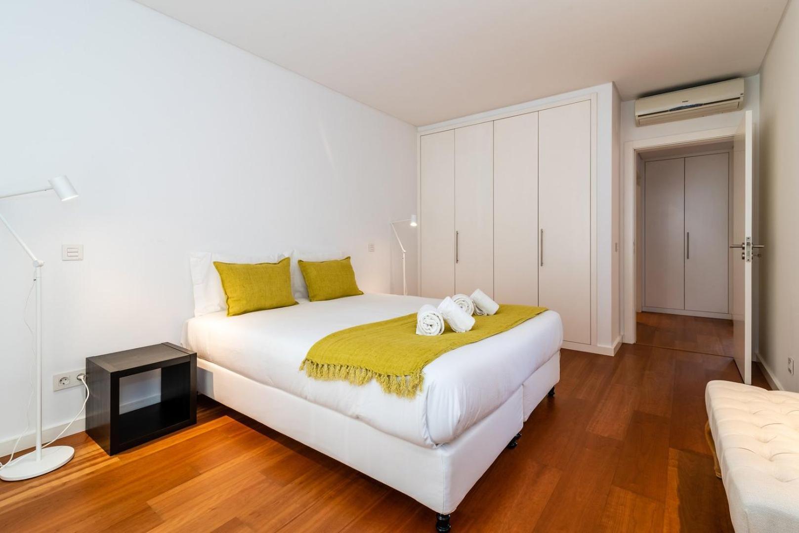 Appartamento Guestready - Alges Apt With Stunning Rooftop Pool Esterno foto