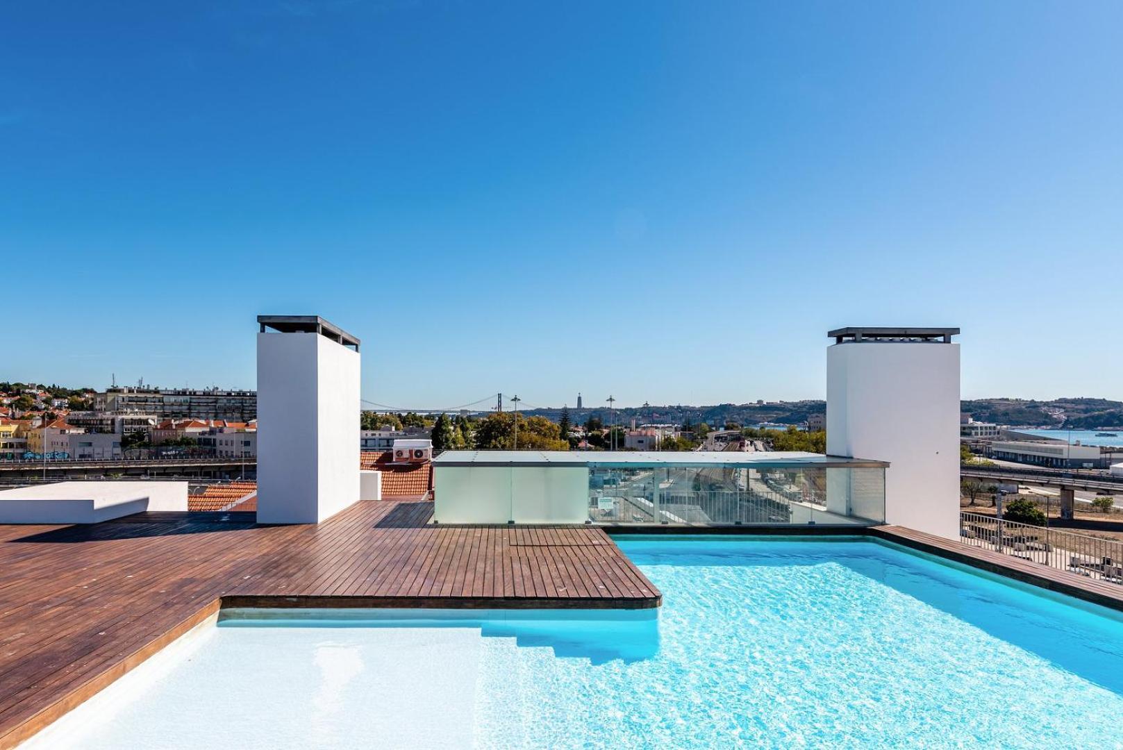 Appartamento Guestready - Alges Apt With Stunning Rooftop Pool Esterno foto