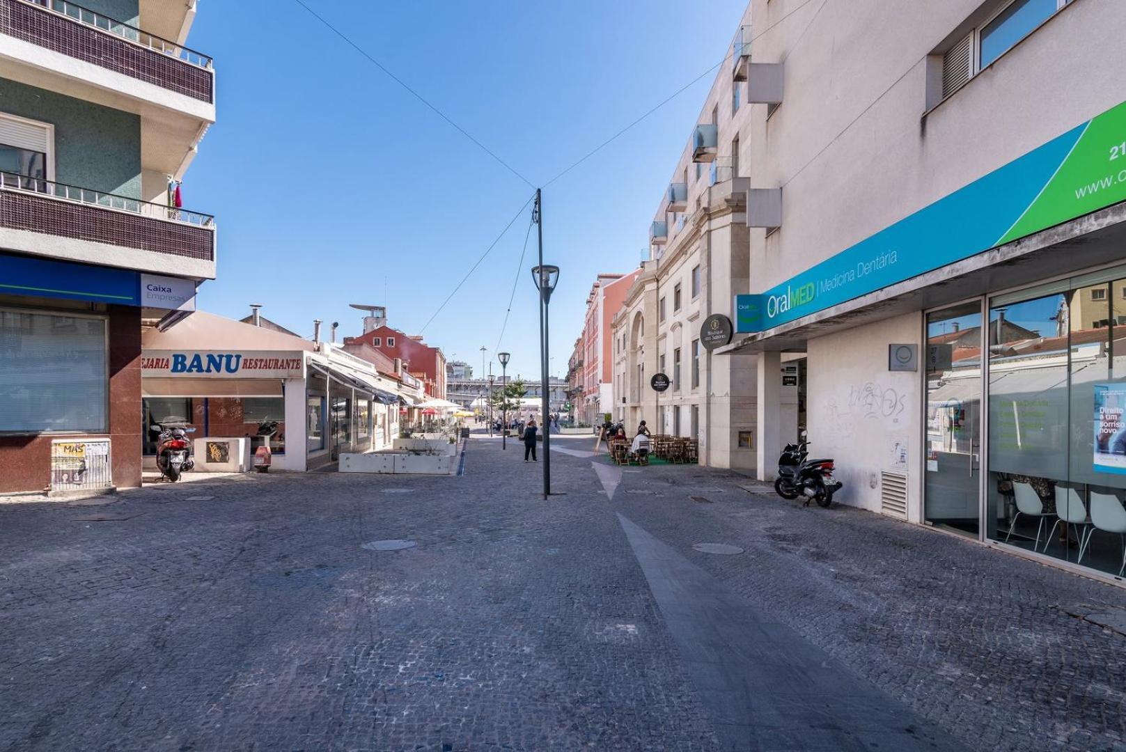 Appartamento Guestready - Alges Apt With Stunning Rooftop Pool Esterno foto
