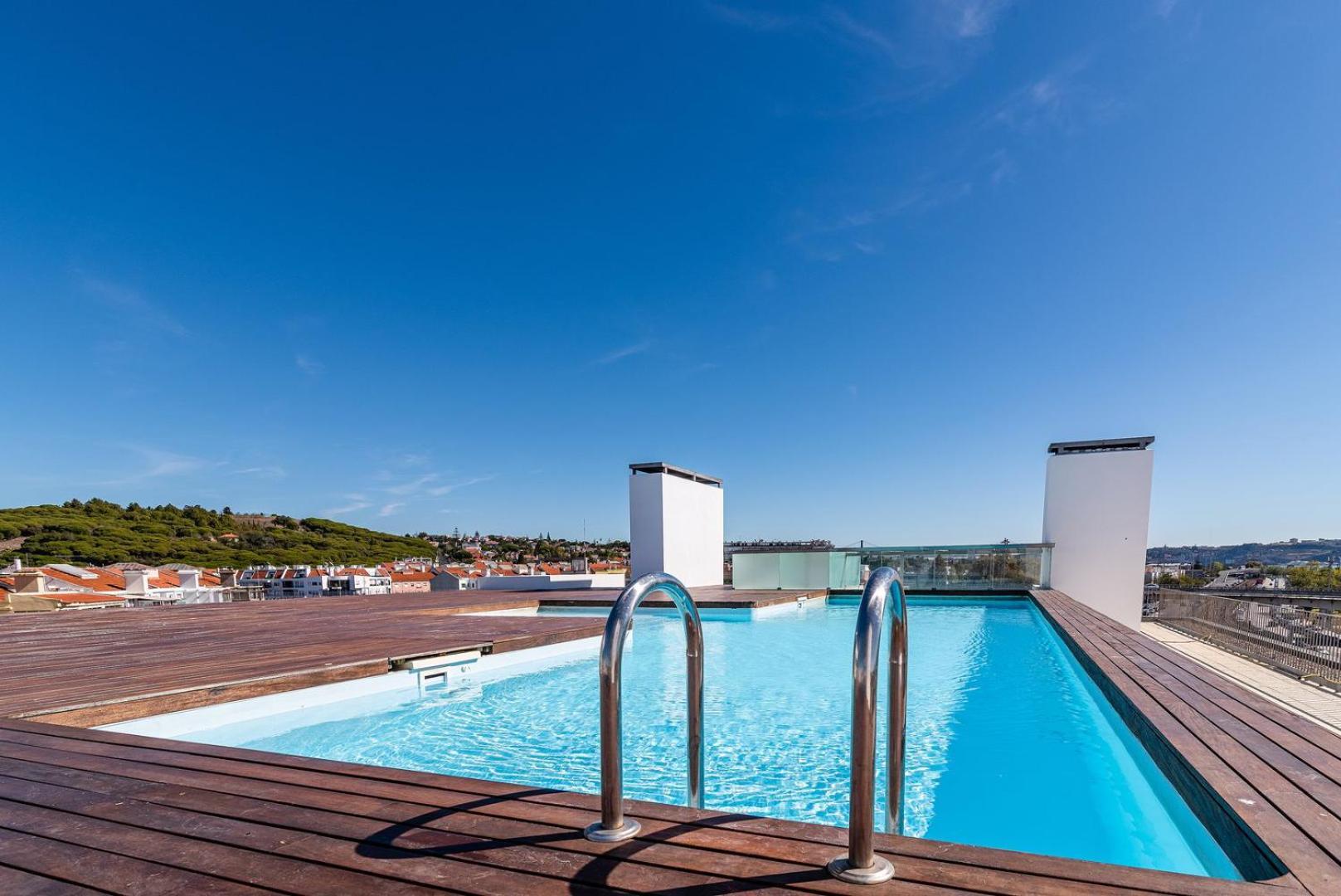Appartamento Guestready - Alges Apt With Stunning Rooftop Pool Esterno foto