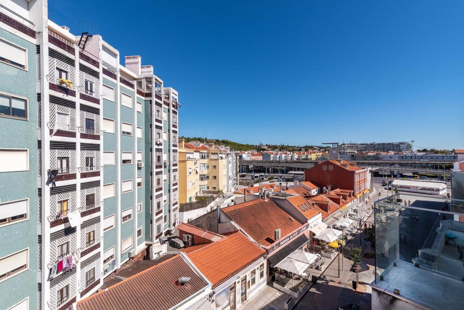 Appartamento Guestready - Alges Apt With Stunning Rooftop Pool Esterno foto
